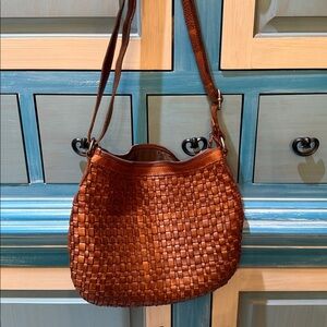 Valencia Holland Elegant Brown Woven Leather Shoulder Bag